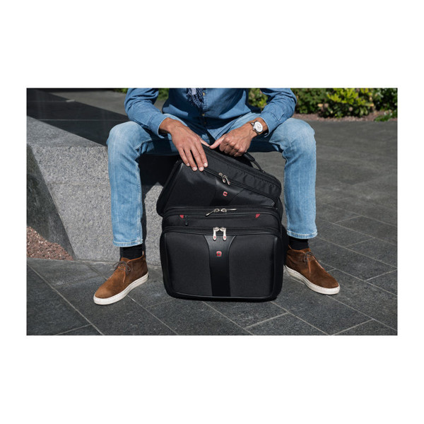 PATRIOT 17" 2pc Rolling Case