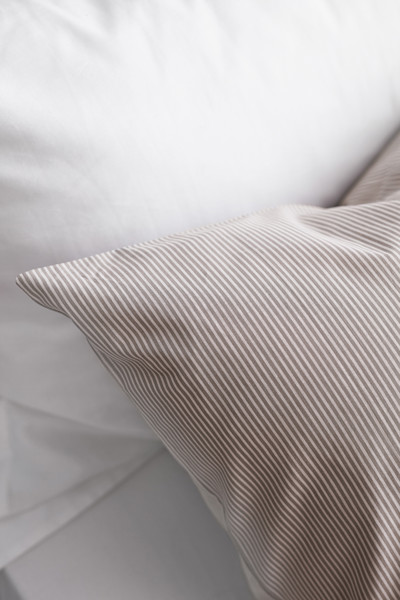 Montgomery Premium-Baumwollbettwäsche, 4er-Set - Grau / Weiß