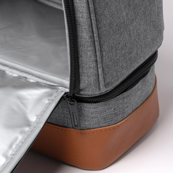 Nevera isotérmica personalizada de RPET 6 litros con doble compartimento y base de polipiel
