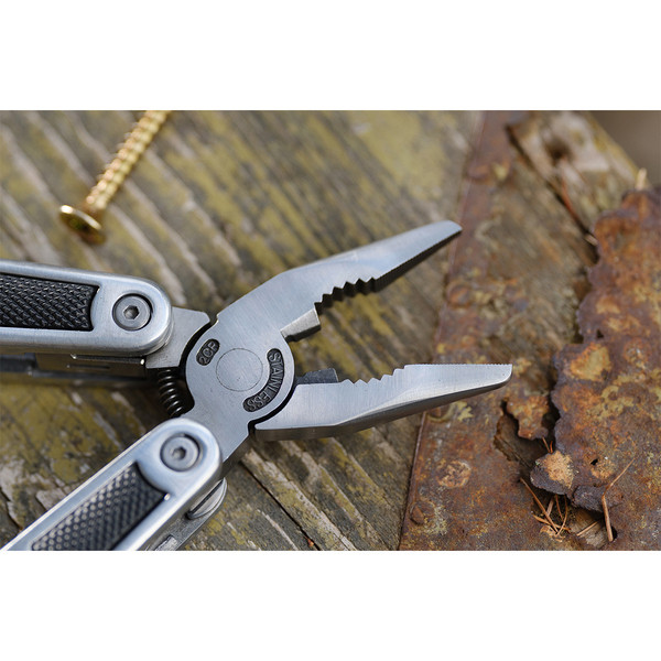 Survivor multitool with torch set