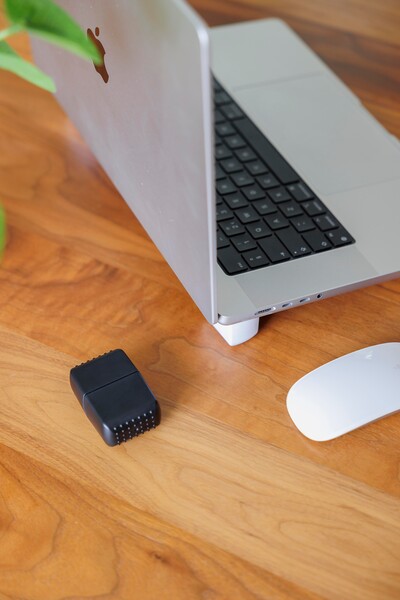 Laptop stand Bloqo | Recycled - white