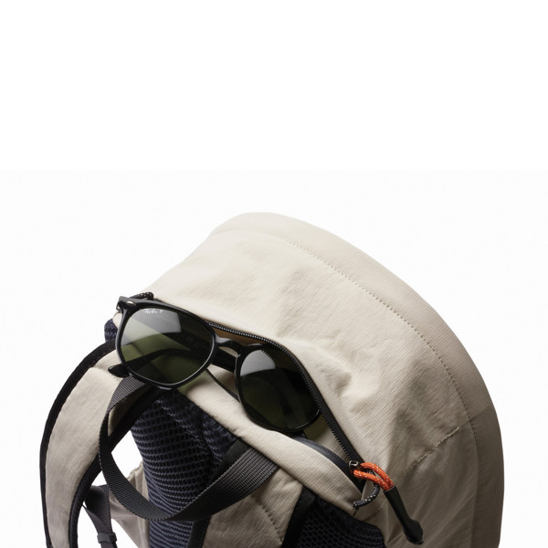 Bellroy Lite Daypack - Béžová