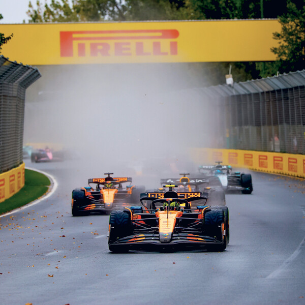 Notique Poznámkový Kalendář Formule – Jiří Křenek 2027, 30 x 30 cm - Východní