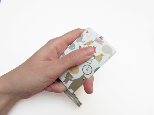 Bluetooth card speaker