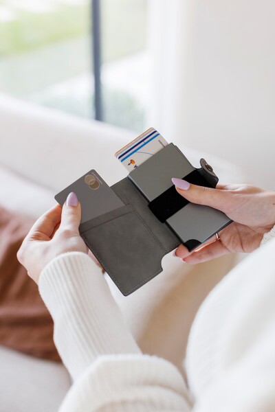 BrandCharger card holder Wally Porto | RFID protection - black