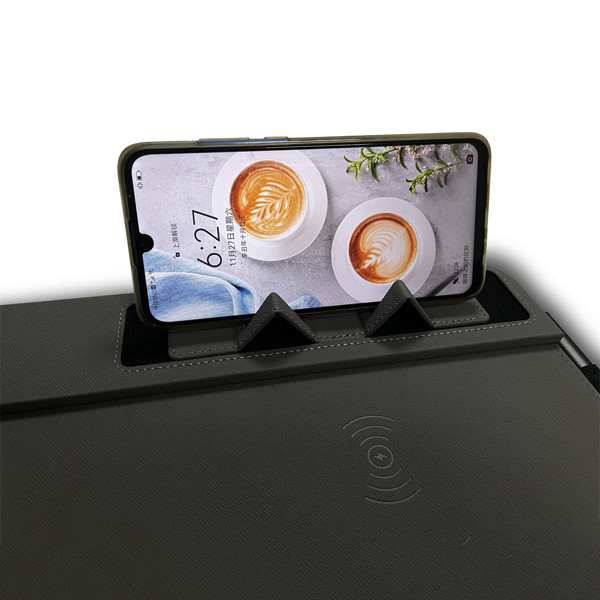 Podložka pod myš s bezdrôtovým nabíjaním a LCD