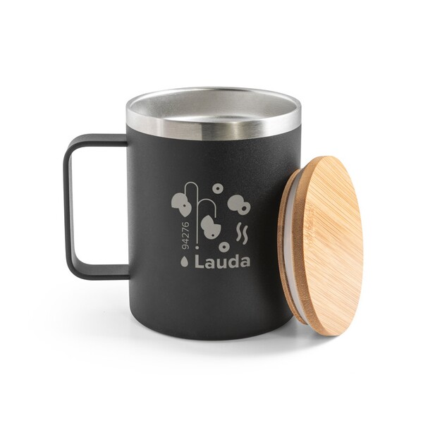 LAUDA. Hrnček z 90% recyklovanej nehrdzavejúcej ocele s bambusovým uzáverom 420 mL - Čierna