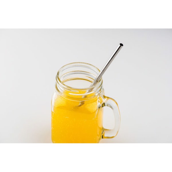 Paille et brossettes en acier. Cold Straw