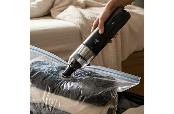 Aqiila Airbird VB1 Mini Vacuum Cleaner & Blower