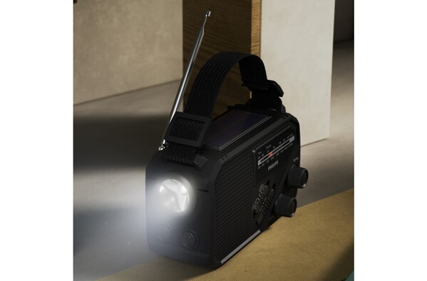 Philips TAR1609 Emergency Radio with Analog FM/AM Tuner and Flashlight