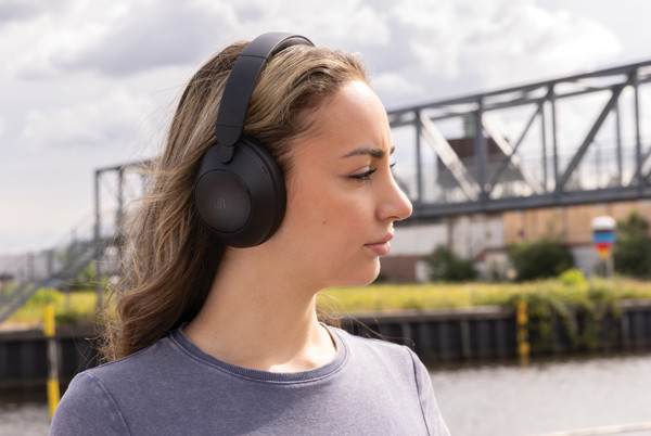 Urban Vitamin Cupertino RCS rplastic ANC headphone