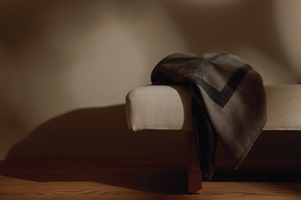 VINGA Monogram GRS blanket - Grey