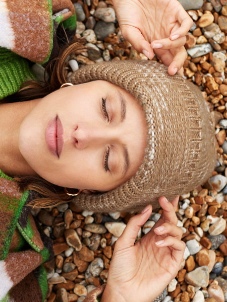 Chunky Knitted Patch Beanie - Espresso Haze