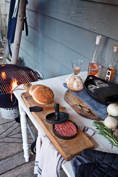 XD - BBQ set with hamburger press and brush