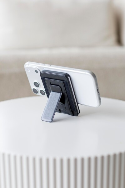 BrandCharger card holder Wally Stand Pro | Recycled