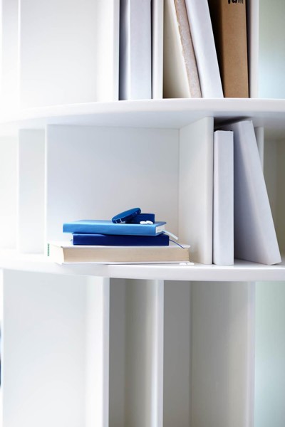 Boîte en métal contenant des bonbons Anika - blanc