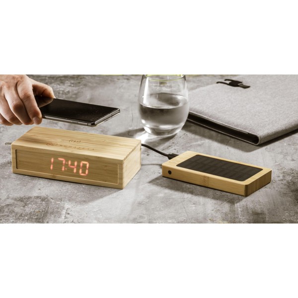 Solar Powerbank 8000+ Wireless Charger