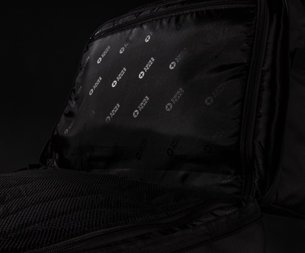 XD - Swiss Peak RFID duffle with suitcase opening