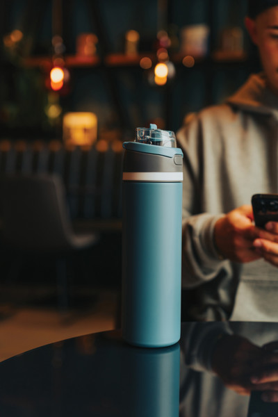 Uzavíratelná láhev Omni Sip 720ml z RCS recyklované oceli - Modrá