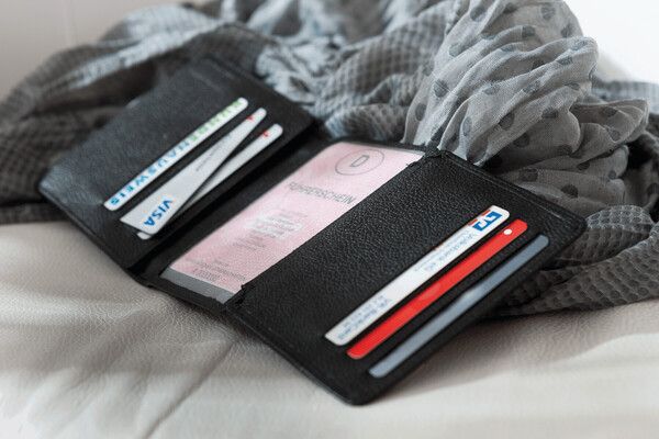 Genuine Leather Credit Card Wallet Wall Street