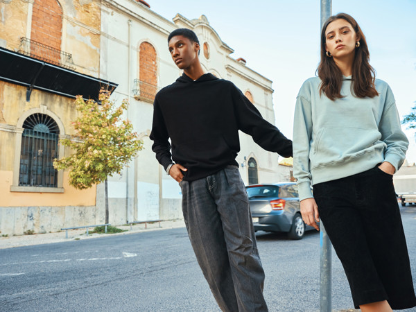 Mikina s kapucí Iqoniq Yoho relaxed fit z recykl. bavlny - Iceberg Green / XL
