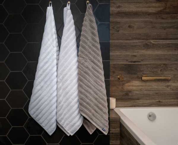 Olima Premium Towel - White / 70X140