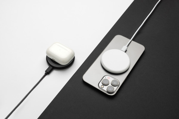 Magnapad wireless charger 15W, recycled ABS - Black