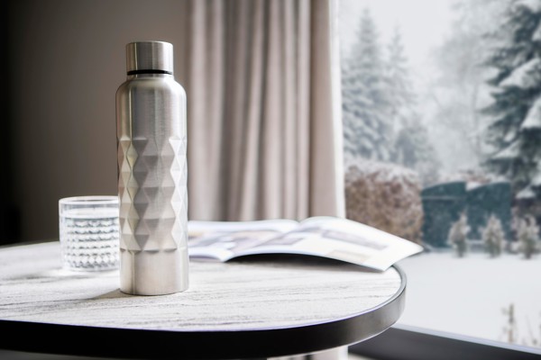 Gourde simple paroi de 800 ml en acier inoxydable recyclé Talin - White