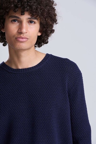 TAROKO SUSTAINABLE SWEATER