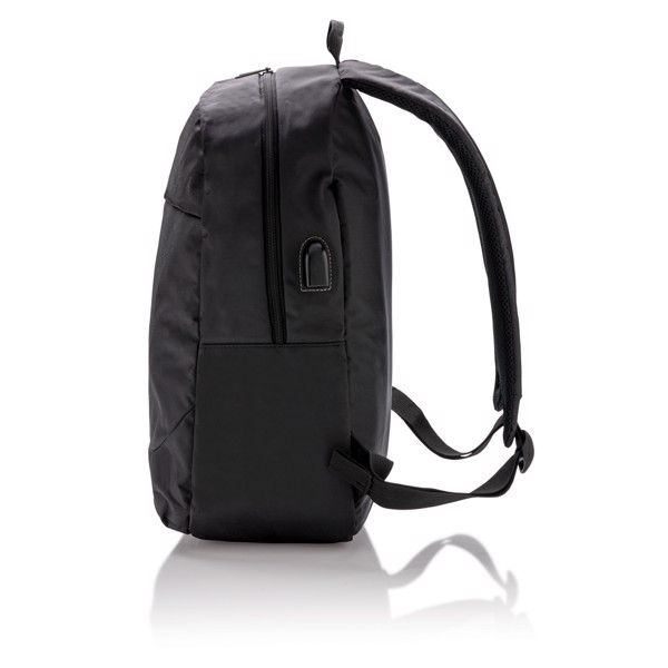 Power USB laptop backpack