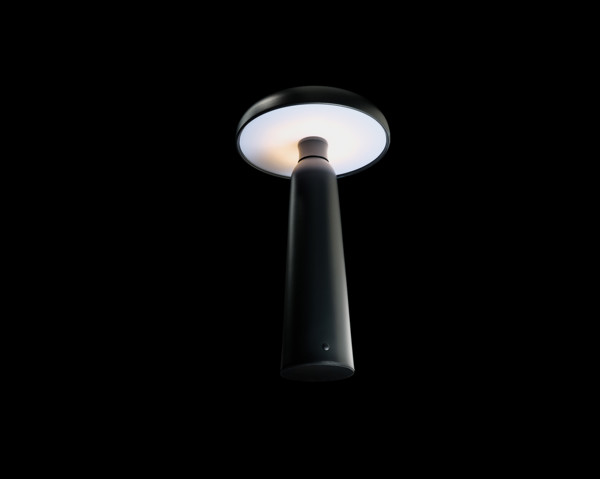 VINGA Avery RCS table lamp - Black