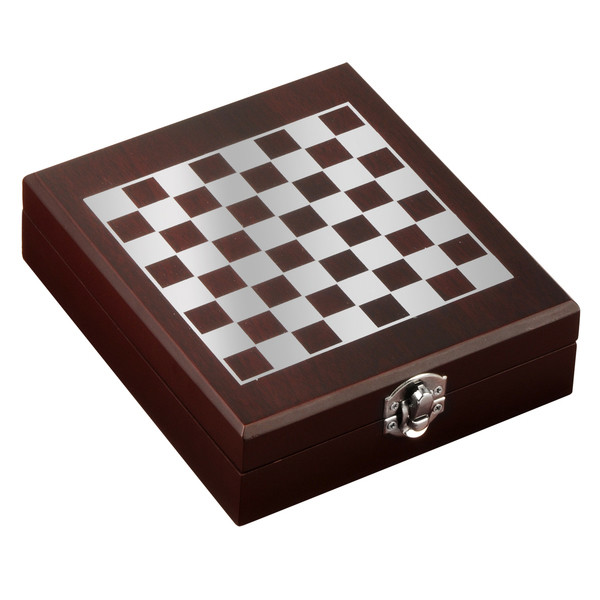 Sublime chess and wine set