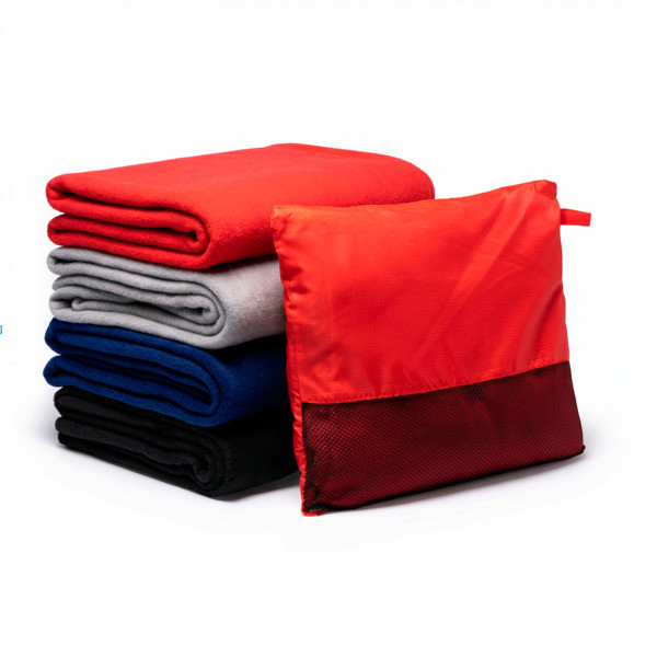 Bering Polar Fleece Blanket With Pouch - Black