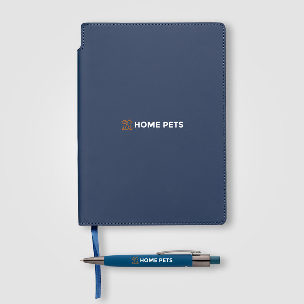 Carnet Malmö à couverture souple recyclée + stylo – A5 - Bleu marine / Jet d’encre 4 couleurs