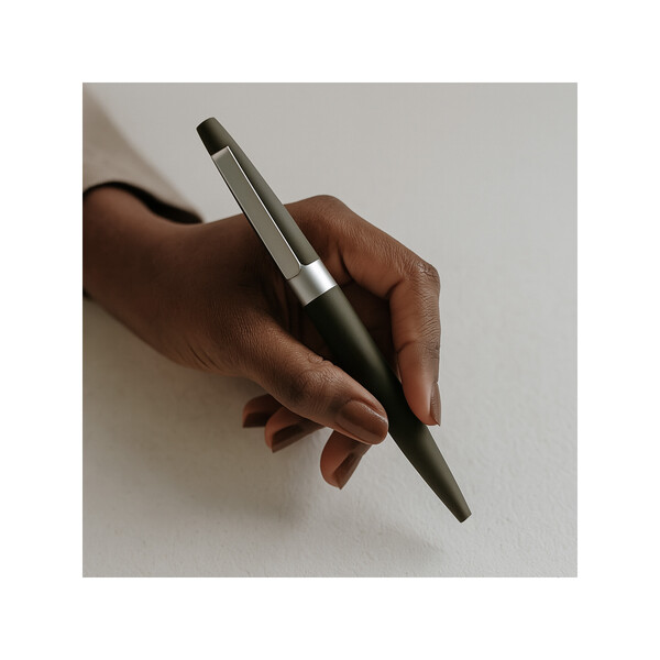PERI - BND77 - Stylo à bille à torsion en acier inoxydable recyclé
