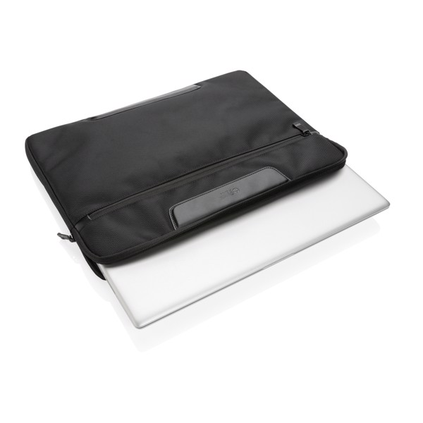 Swiss Peak AWARE™ RPET Voyager 15.6" laptop sleeve