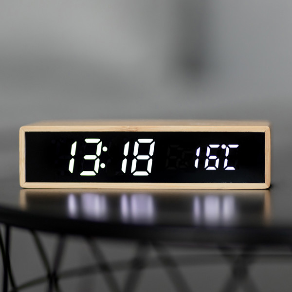 Conti wireless charger with clock