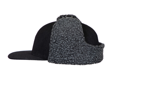 9082 Cap with earflaps BLACK ONE SIZE