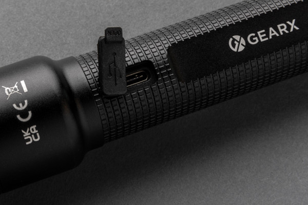 GearX torch 10W, 800 lumen, 2000 mAh battery