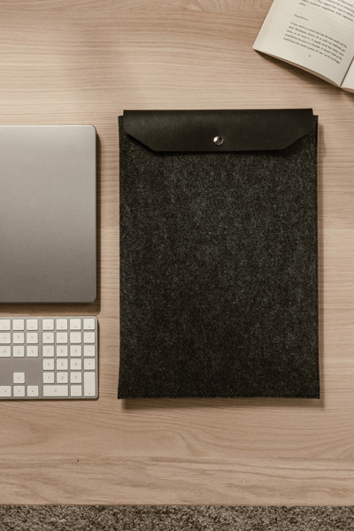 Obal na 17" notebook VINGA Albon z GRS recykl. plsti - Černá