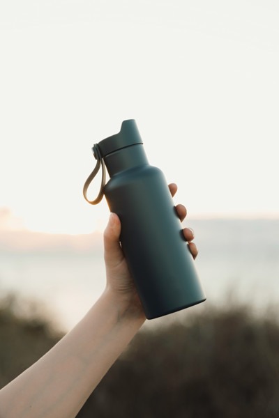 VINGA Bouteille isotherme 500ml pour le sport Balti - Bleu Marine