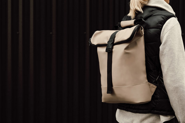 Vinga Baltimore bike bag, 17 inch laptop pocket - Greige