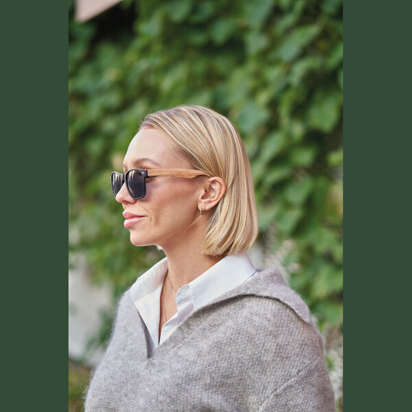 Sunglasses with wooden-look temples