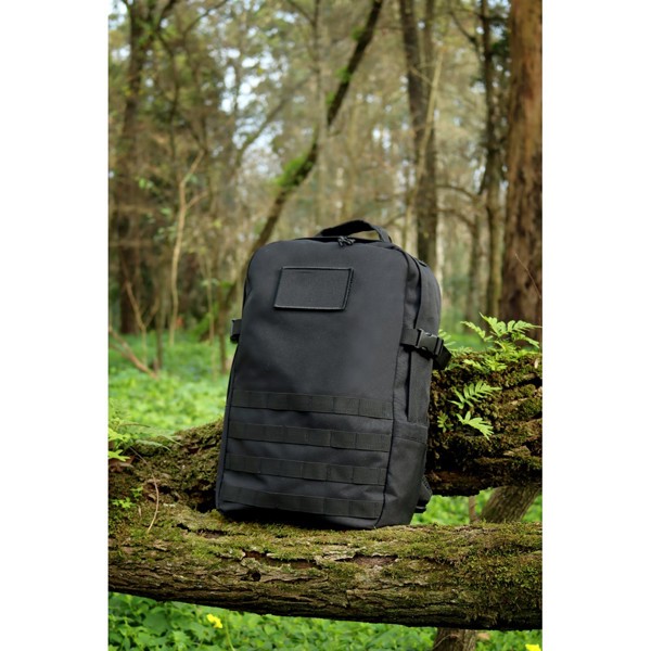EDINBURGH BPACK. Rygsæk i moderne militær -style i 600D Genvundet polyetser og med 210D genvundet polyester foer , tasken er produceret i et yderst slidstærkt materiale
