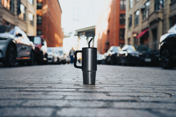 Mug 900ml en acier inoxydable recyclé Embrace RCS - Argent