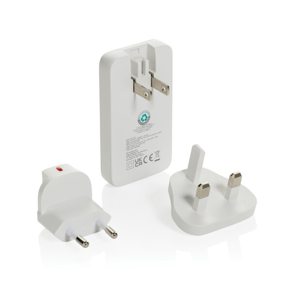 Fluxo RCS 65W flat GAN charger with universal connectors