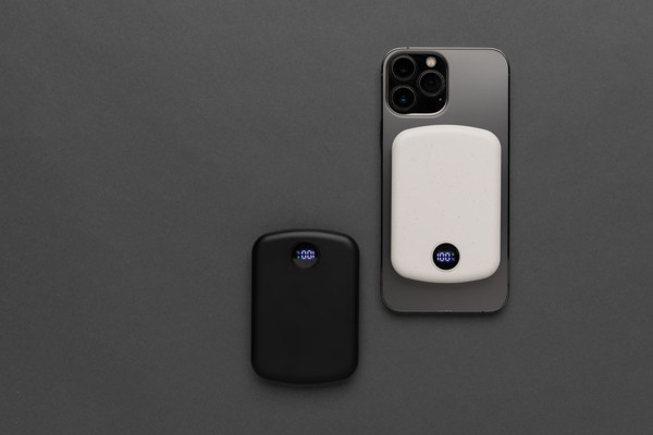 MagBoost RCS recycled plastic 5000 mah magnetic powerbank - Black