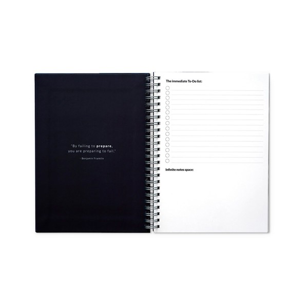STARTER KIT INFINITE PLANNER A5. Sada obsahuje "nekonečný deník", čistící sadu, fix a držák na popisovače - Námořnická Modrá
