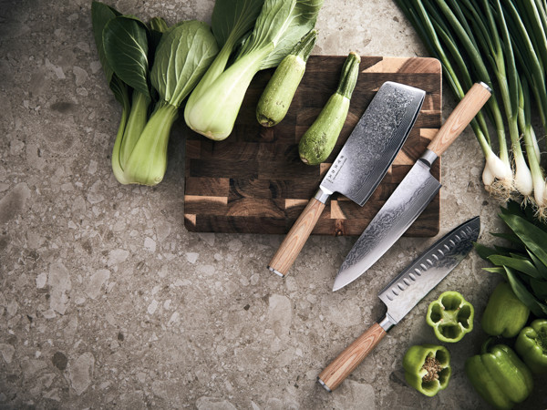 Vinga Hattasan santoku nož, jedro VG10, 67 plasti