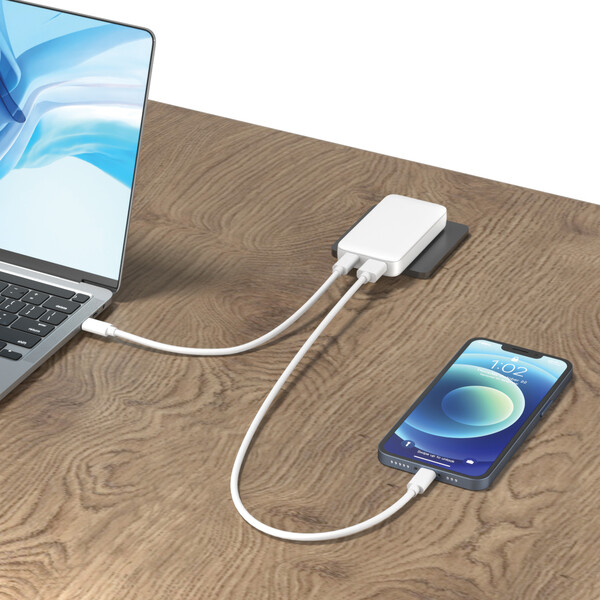 Fluxo RCS 65W flat GAN charger with universal connectors